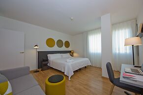 Aparthotel Atenea Valles