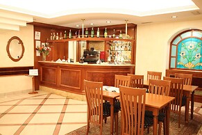 Mokinba Hotels Montebianco