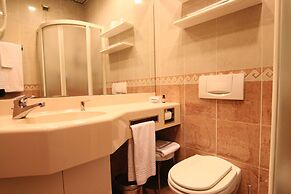 Mokinba Hotels Montebianco