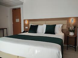 Massimi City Garden Hotel