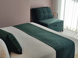Massimi City Garden Hotel