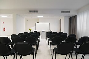 Massimi City Garden Hotel
