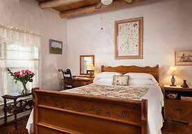Casa Escondida Bed & Breakfast