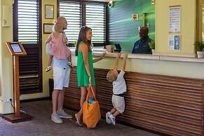 LionsDive Beach Resort