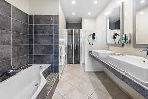 LionsDive Beach Resort