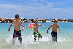 LionsDive Beach Resort