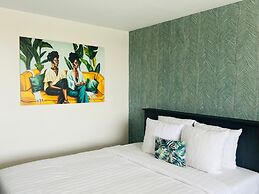 LionsDive Beach Resort