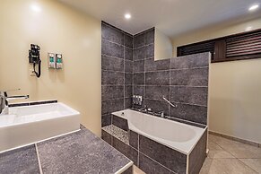 LionsDive Beach Resort