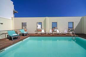 Occidental Santa Cruz Contemporáneo