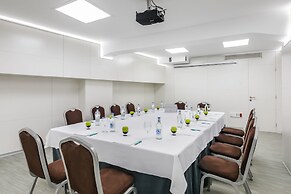 Occidental Santa Cruz Contemporáneo