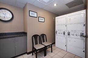 Guest Inn & Suites - Midtown Medical Center
