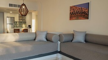 Luna Palace Hotel and Suites