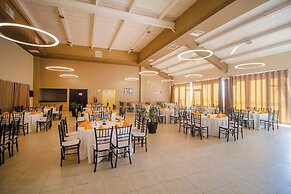 Luna Palace Hotel and Suites