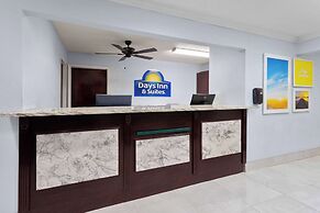 Days Inn & Suites by Wyndham Siler City