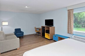 Days Inn & Suites by Wyndham Siler City