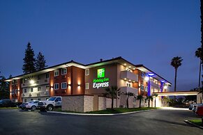 Holiday Inn Express Santa Rosa North by IHG