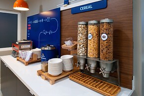 Holiday Inn Express Santa Rosa North by IHG