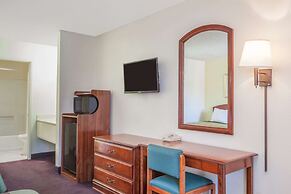 Super 8 by Wyndham Bakersfield/Central