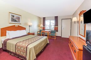 Super 8 by Wyndham Bakersfield/Central