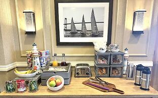 Newport Beach Hotel & Suites