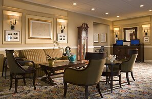 Newport Beach Hotel & Suites