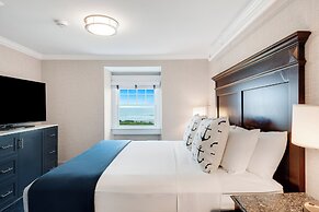 Newport Beach Hotel & Suites
