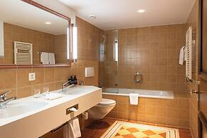 Adula Hotel