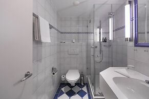 Adula Hotel