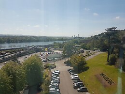 Clayton Hotel Silver Springs