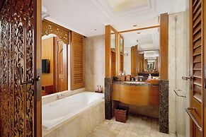 Nusa Dua Beach Hotel and Spa - Handwritten Collection