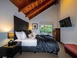 Grand Mercure Puka Park Resort
