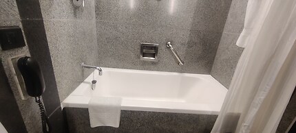 Hotel Marine Plaza Mumbai