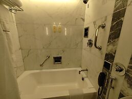 Hotel Marine Plaza Mumbai