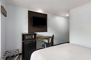 Super 8 by Wyndham Harbison/Parkridge Hospital
