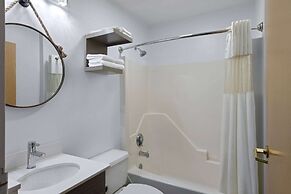 Super 8 by Wyndham Harbison/Parkridge Hospital