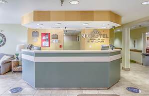 Microtel Inn & Suites by Wyndham Gulf Shores