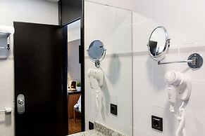 Hotel Malcom and Barret