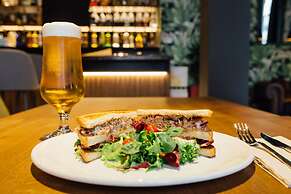 Hotel Malcom and Barret