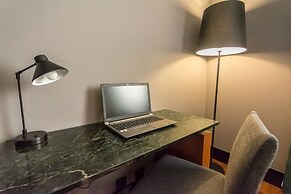 Hotel Malcom and Barret