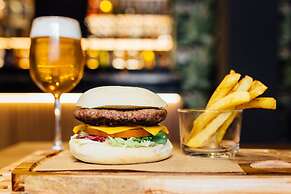 Hotel Malcom and Barret