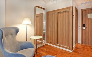 NH Barcelona Les Corts