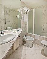 NH Barcelona Entenza