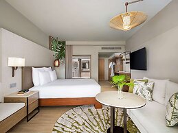 Pullman Phuket Karon Beach Resort