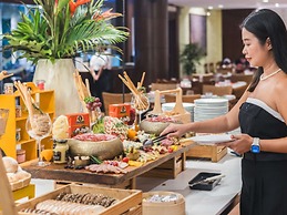 Pullman Phuket Karon Beach Resort