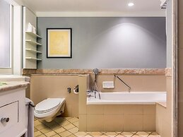 Pullman Phuket Karon Beach Resort