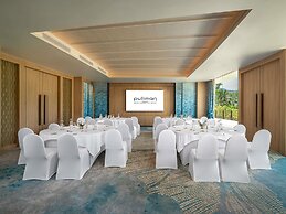 Pullman Phuket Karon Beach Resort