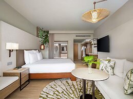 Pullman Phuket Karon Beach Resort