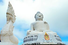 Pullman Phuket Karon Beach Resort