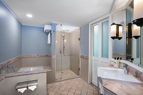 Pullman Phuket Karon Beach Resort