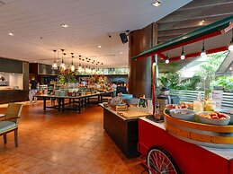 Pullman Phuket Karon Beach Resort